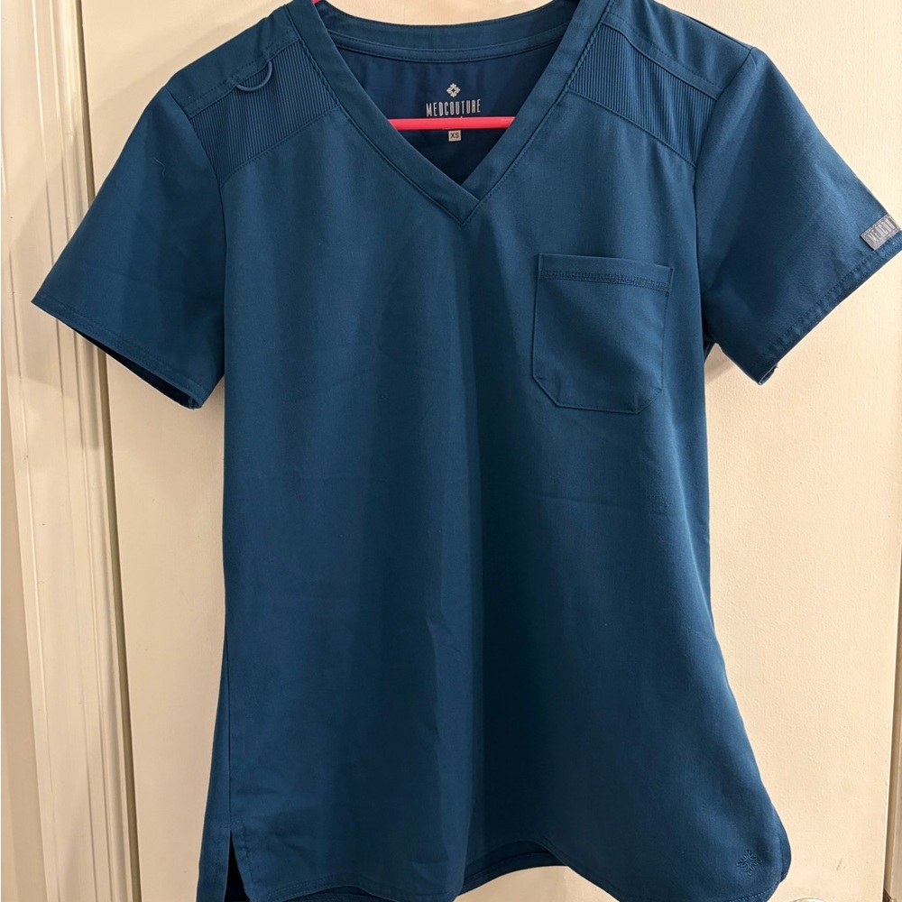 Med Couture Scrub Uniform Set: Blue V-Neck Scrub Top w/ Jogger Pants set
